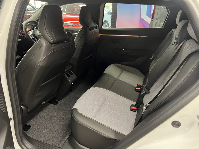 2026 Renault Scenic E-Tech techno long range No Series Pearl White