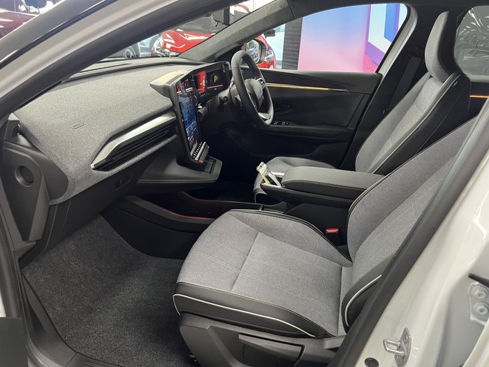 2026 Renault Scenic E-Tech techno long range No Series Pearl White