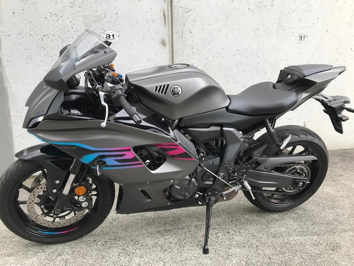 2024 Yamaha YZF-R7 LAMs