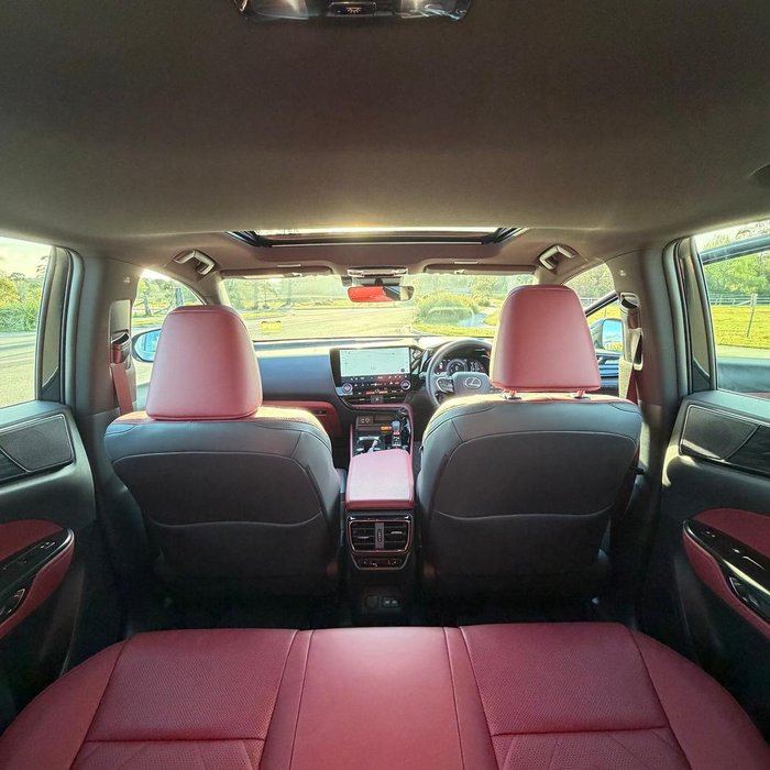 2026 Lexus NX 450h+ Luxury