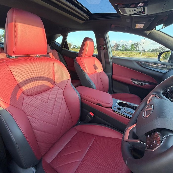 2026 Lexus NX 450h+ Luxury
