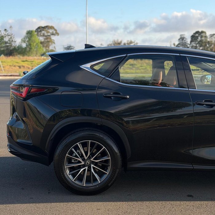 2026 Lexus NX 450h+ Luxury