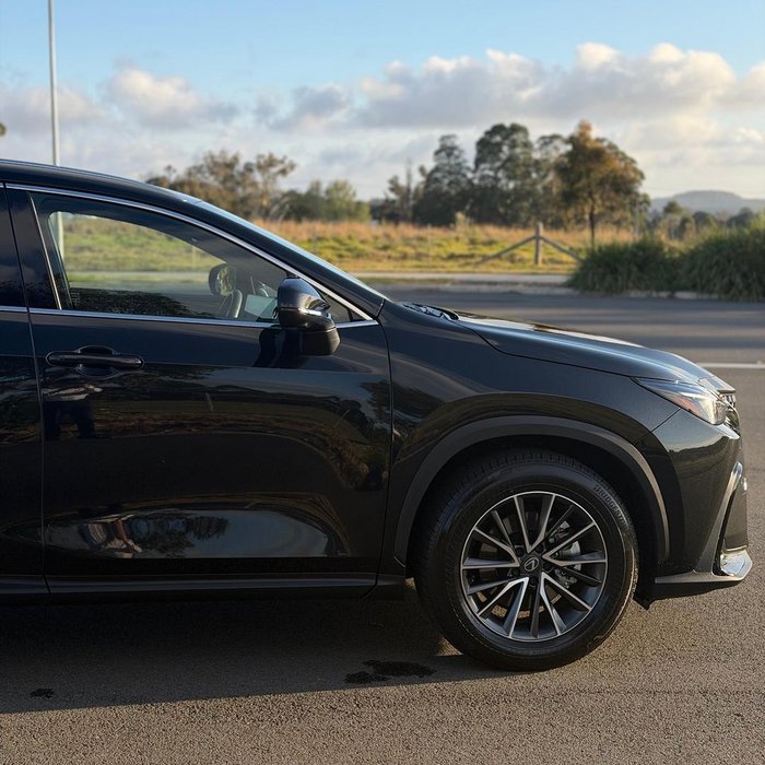 2026 Lexus NX 450h+ Luxury