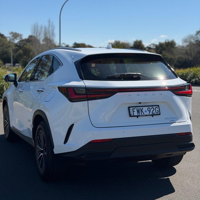 2026 Lexus NX 450h+ Luxury