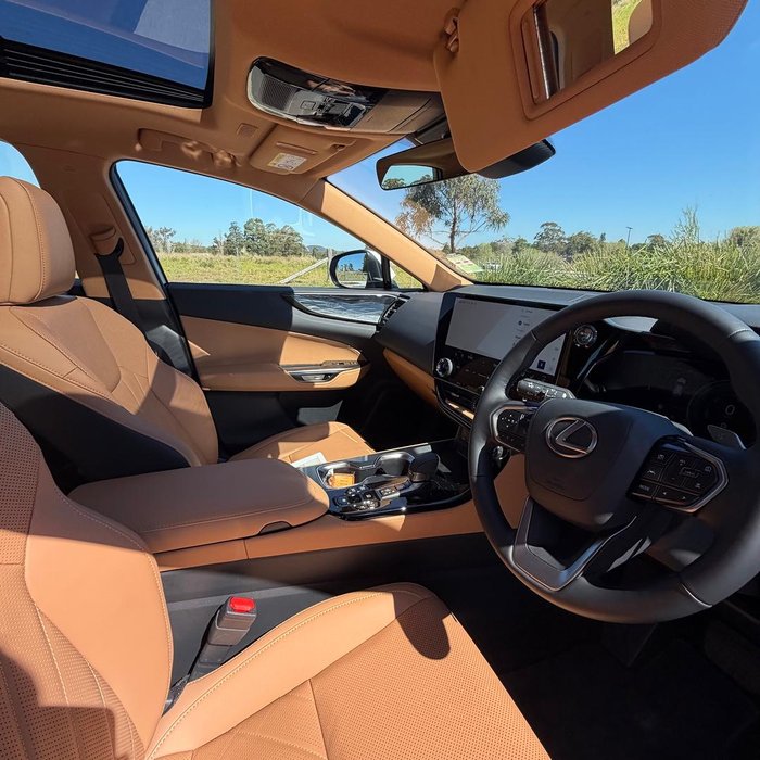 2026 Lexus NX 450h+ Luxury