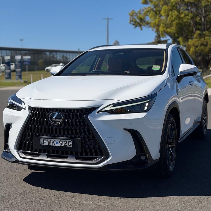 2026 Lexus NX 450h+ Luxury