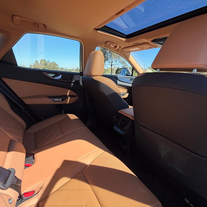 2026 Lexus NX 450h+ Luxury