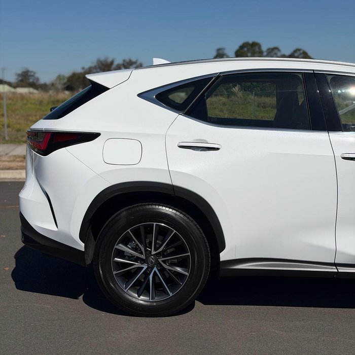 2026 Lexus NX 450h+ Luxury