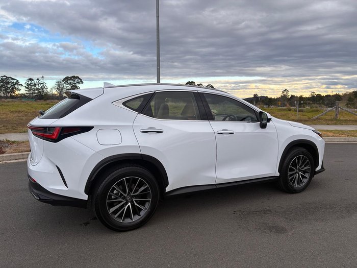 2026 Lexus NX 450h+ Luxury