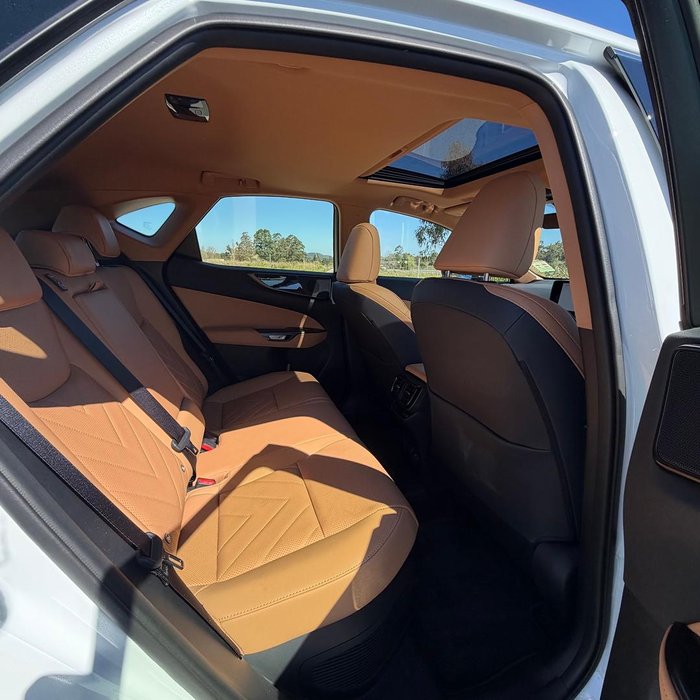 2026 Lexus NX 450h+ Luxury