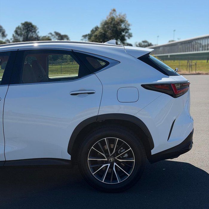 2026 Lexus NX 450h+ Luxury