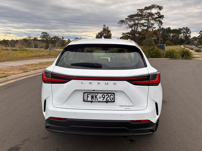 2026 Lexus NX 450h+ Luxury