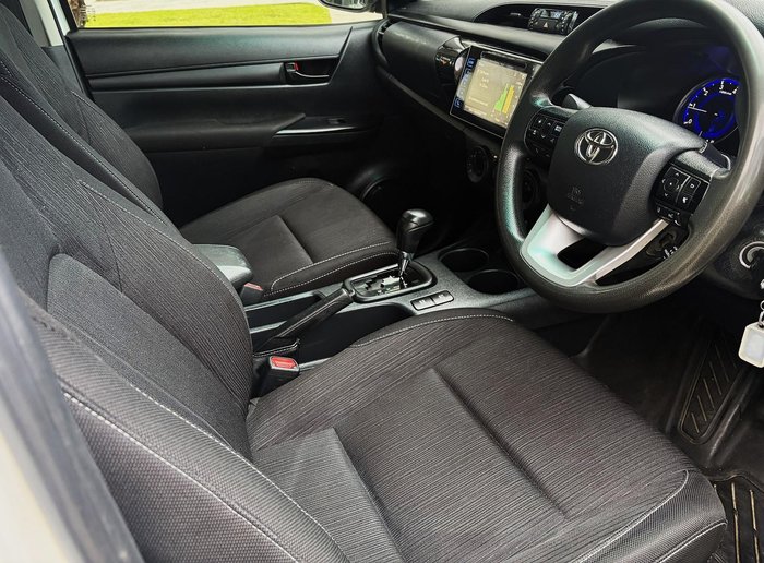 2020 Toyota Hilux SR