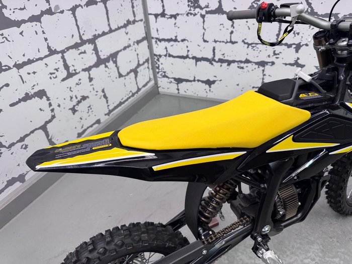 2025 Sur-Ron Hyper Bee 14/12 Hyper Bee Yellow
