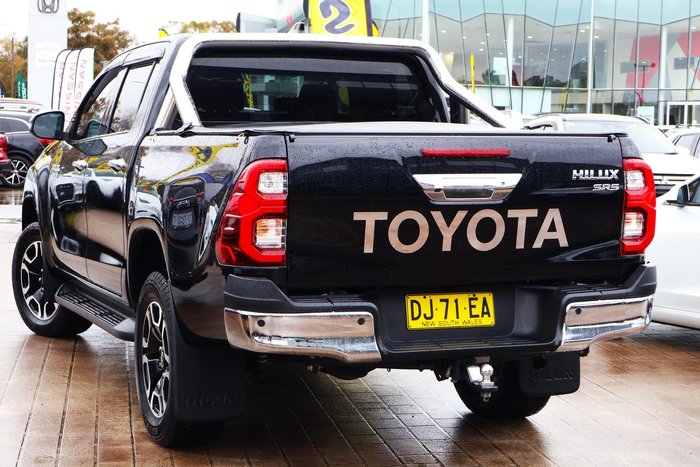 2023 Toyota Hilux SR5