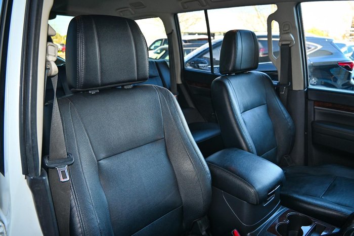 2013 Mitsubishi Pajero Exceed