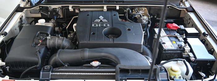 2013 Mitsubishi Pajero Exceed