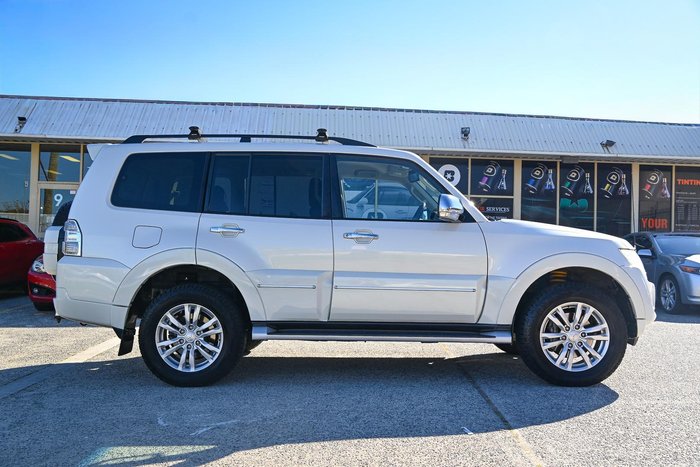 2013 Mitsubishi Pajero Exceed