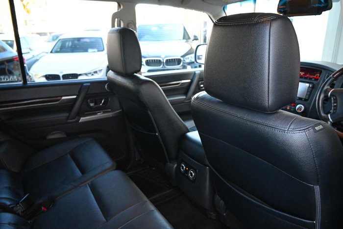 2013 Mitsubishi Pajero Exceed