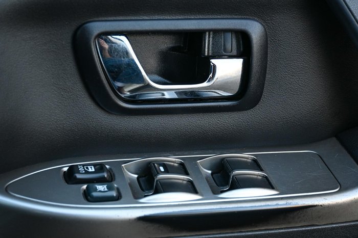 2013 Mitsubishi Pajero Exceed