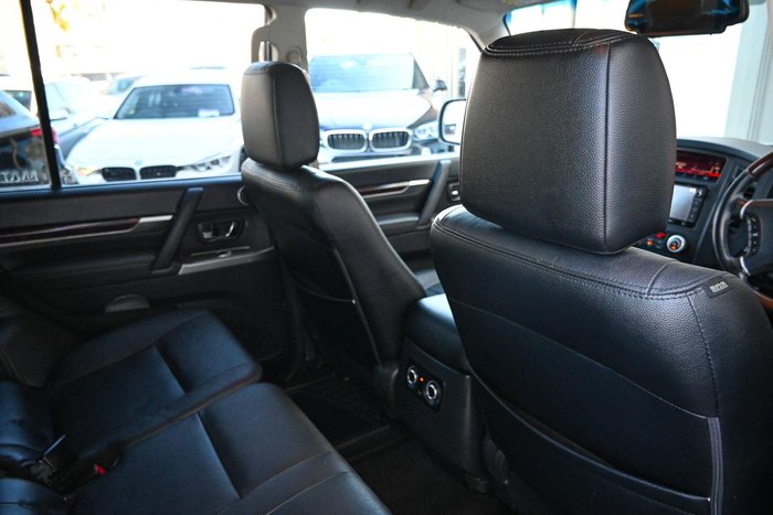2013 Mitsubishi Pajero Exceed