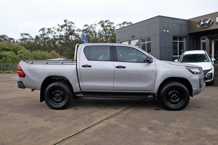 2022 Toyota Hilux SR