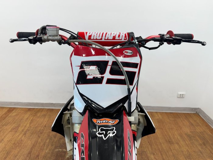 2016 Honda CRF450R RED