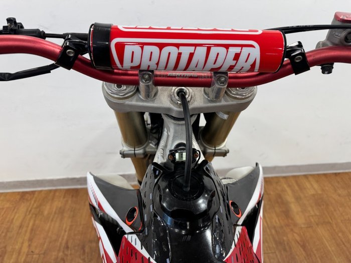 2016 Honda CRF450R RED
