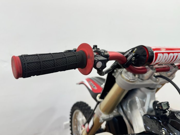 2016 Honda CRF450R RED