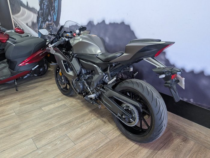 2024 Yamaha YZF-R7LA GREY