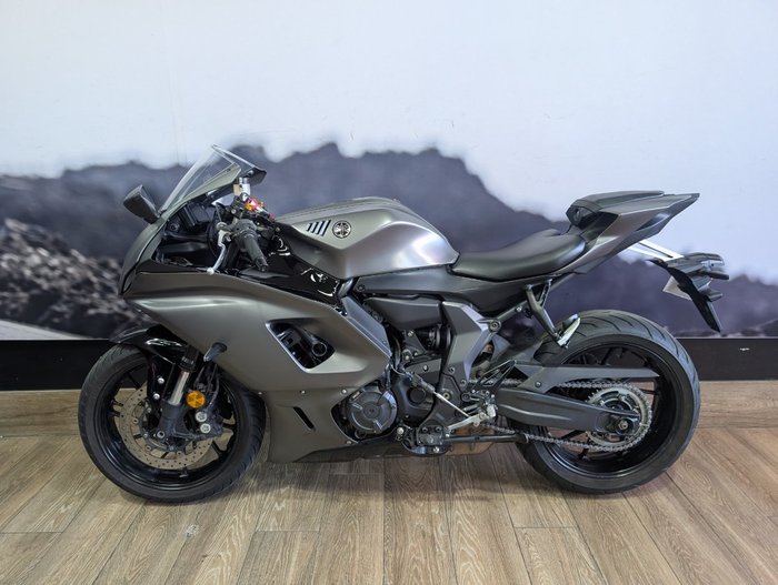 2024 Yamaha YZF-R7LA GREY