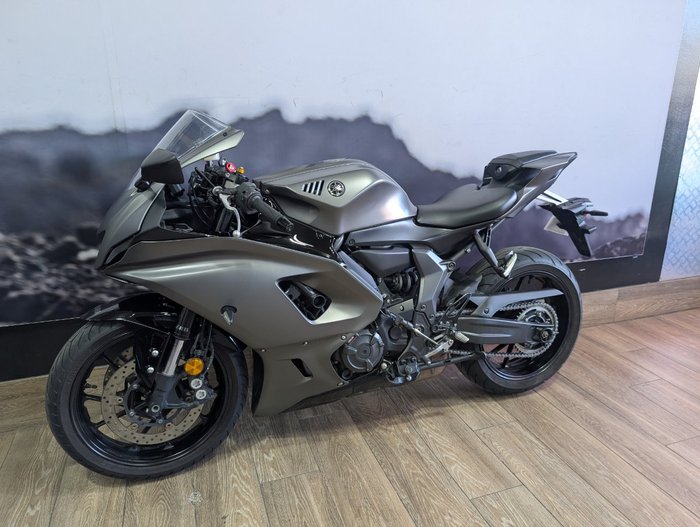 2024 Yamaha YZF-R7LA GREY