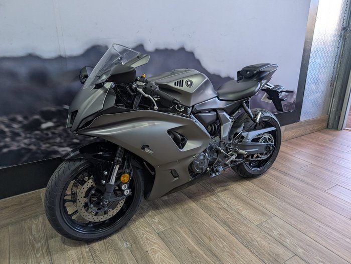 2024 Yamaha YZF-R7LA GREY