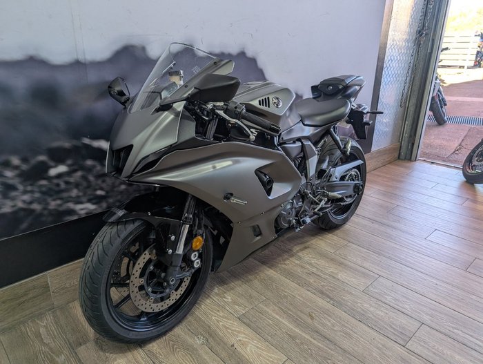 2024 Yamaha YZF-R7LA GREY