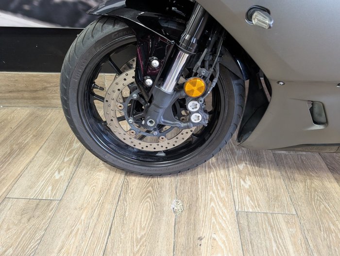 2024 Yamaha YZF-R7LA GREY