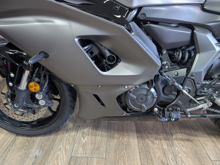2024 Yamaha YZF-R7LA GREY