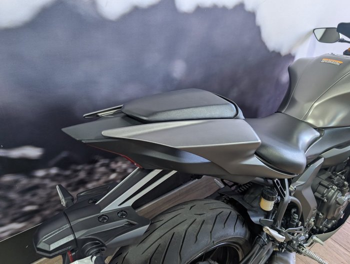 2024 Yamaha YZF-R7LA GREY