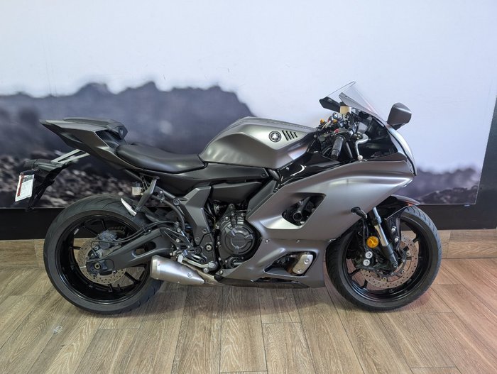 2024 Yamaha YZF-R7LA GREY