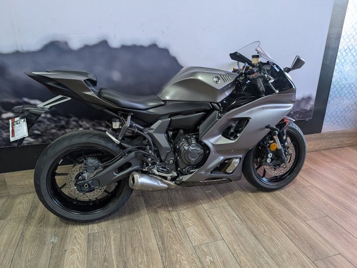 2024 Yamaha YZF-R7LA GREY