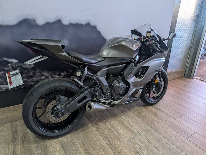 2024 Yamaha YZF-R7LA GREY