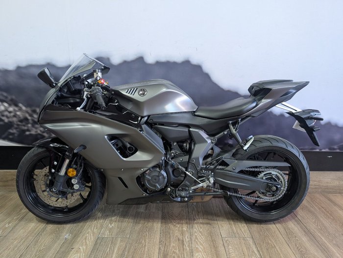 2024 Yamaha YZF-R7LA GREY