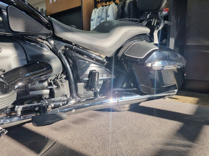 2022 BMW Motorrad R 18 B Black