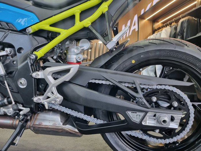 2026 BMW Motorrad S 1000 R Bluefire/Mugiallo Yellow
