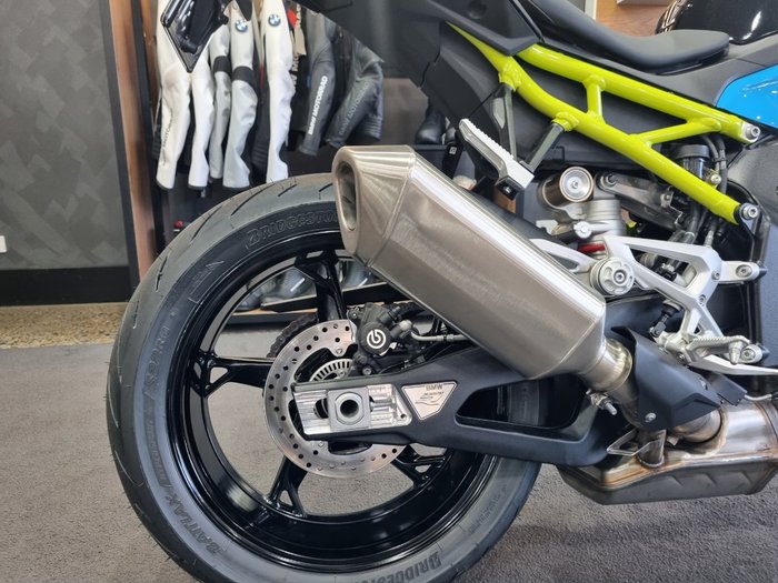 2026 BMW Motorrad S 1000 R Bluefire/Mugiallo Yellow