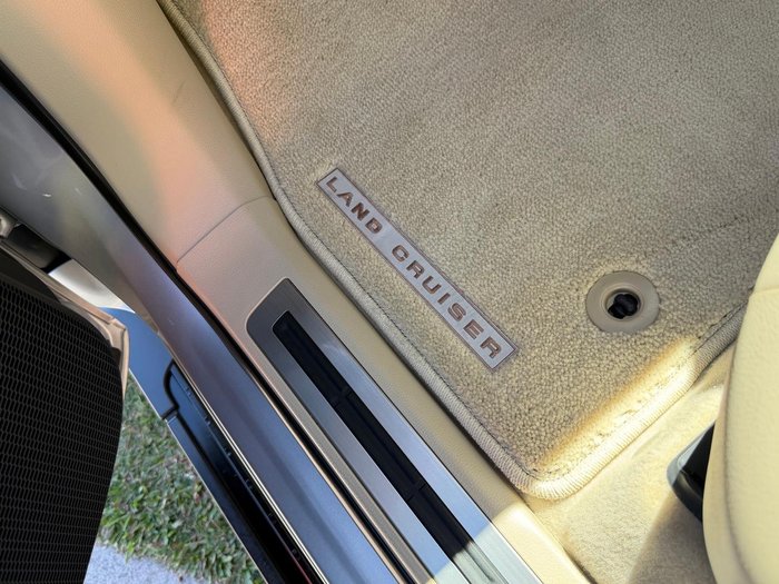 2023 Toyota Landcruiser VX