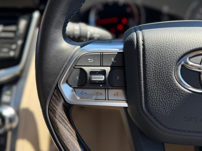 2023 Toyota Landcruiser VX