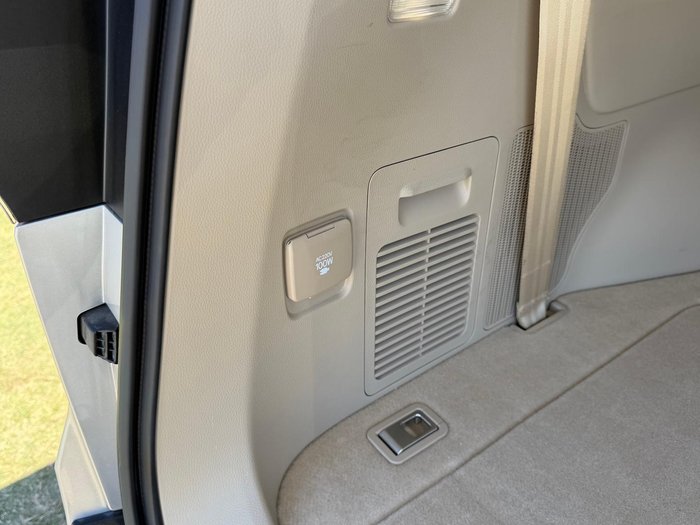 2023 Toyota Landcruiser VX