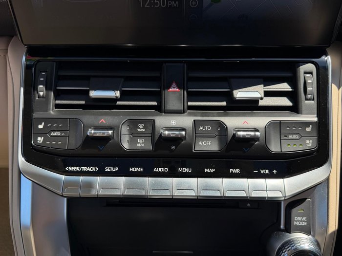 2023 Toyota Landcruiser VX