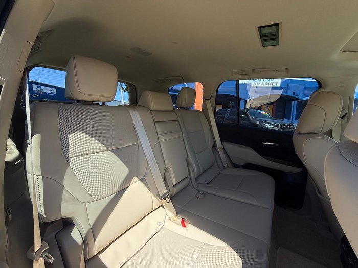 2023 Toyota Landcruiser VX