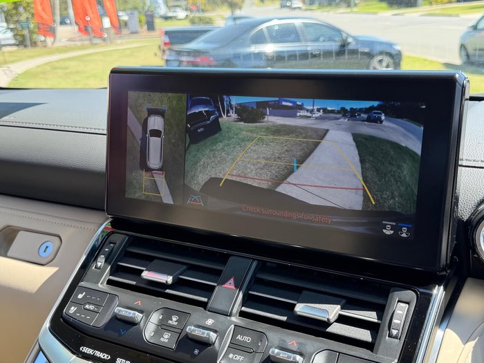 2023 Toyota Landcruiser VX